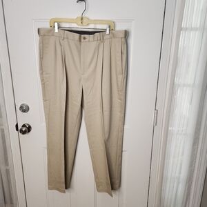 Men's Haggar‎ Classic Fit Premium No Iron Khaki  Size 40x29